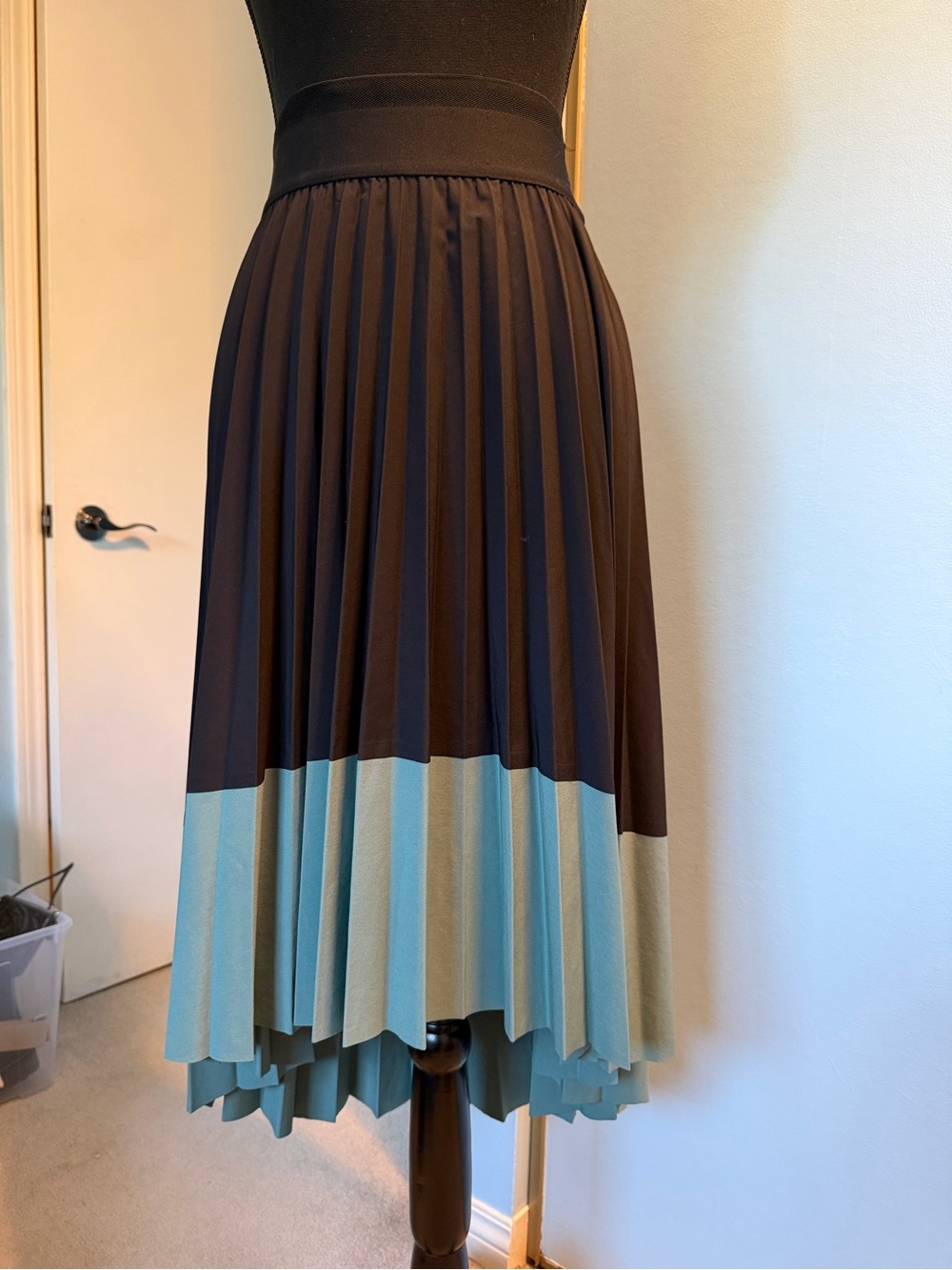 Athlete Swing Forward Pleated Skirt
